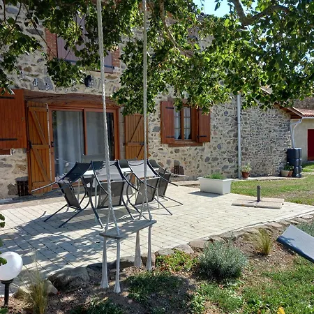 Sur Les Rives Du Allier Ferienhaus