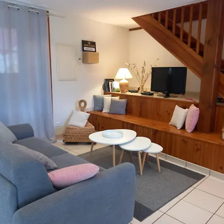 Sur Les Rives Du Allier Holiday home Blassac